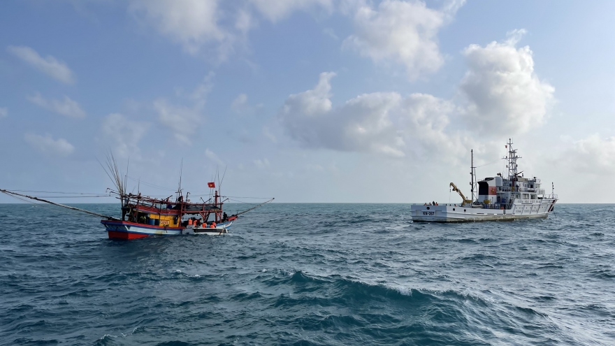 Tuần tra khu vực biển giáp ranh: Quyết tâm chấm dứt tình trạng tàu cá khai thác IUU