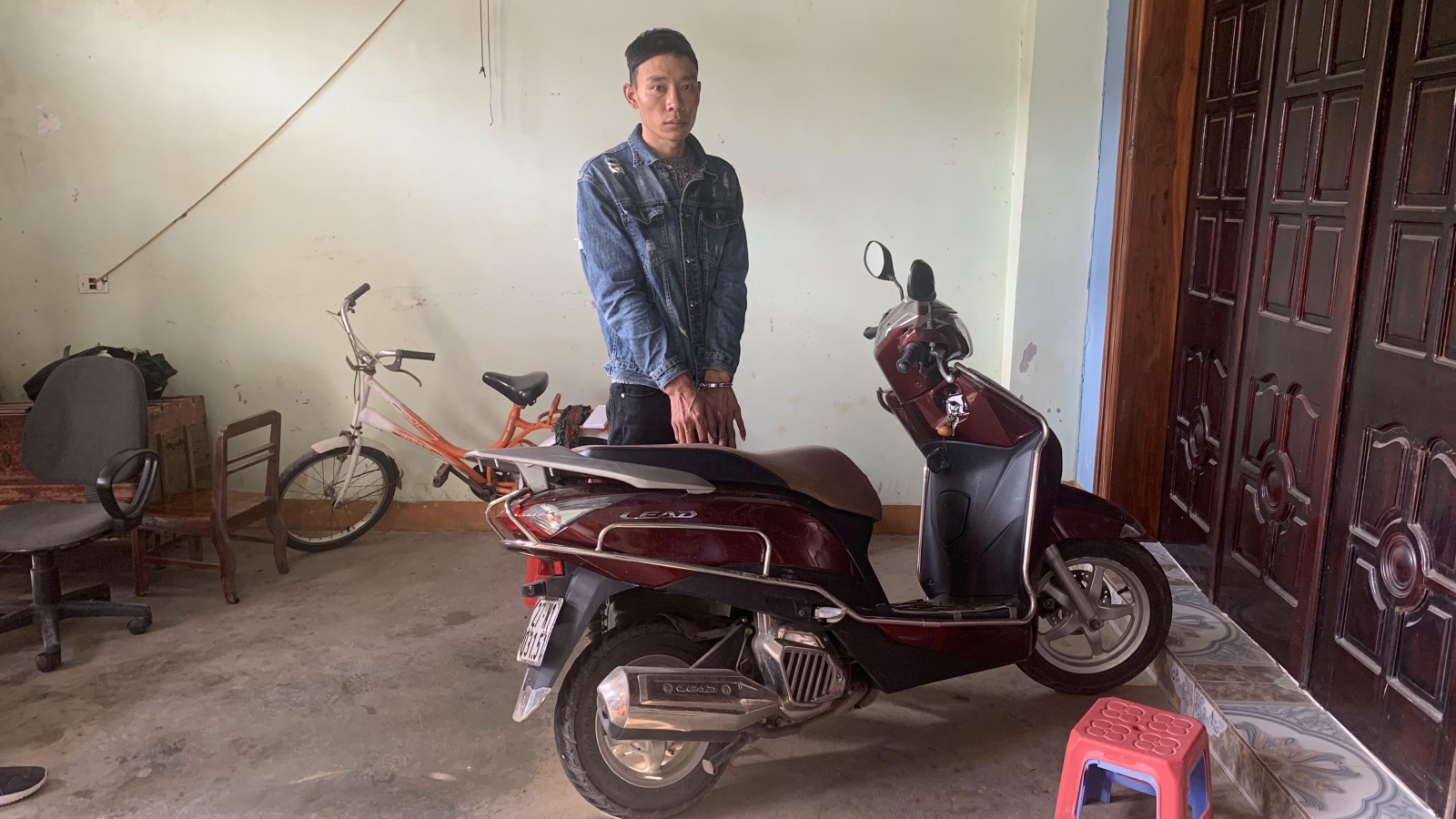 Đã có 5 tiền án, lại tiếp tục bị bắt vì trộm cắp tài sản
