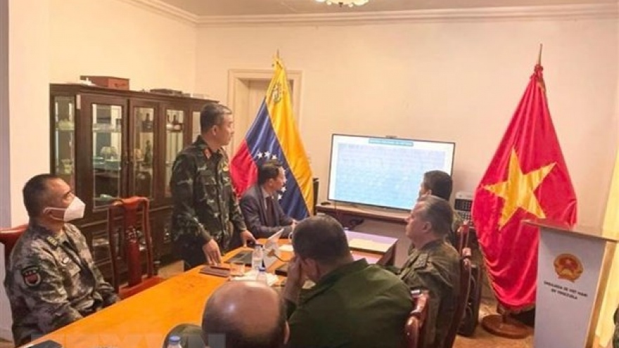 Vietnam's foreign and defence policies introduced in Venezuela
