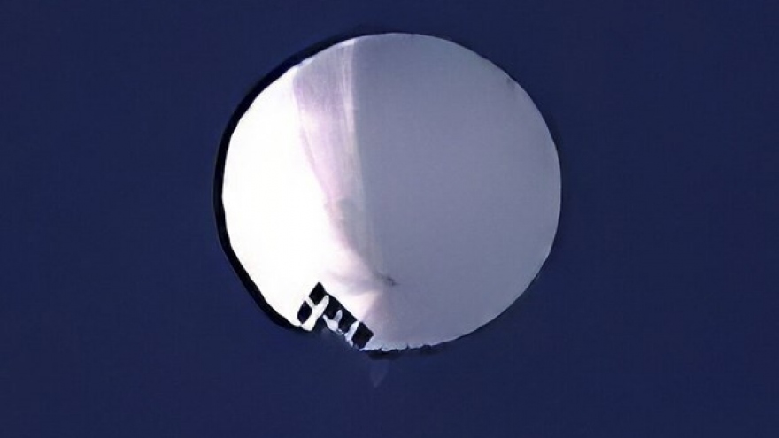 Mỹ thu thập mảnh vỡ khinh khí cầu, nói "bình tĩnh" trong quan hệ với Trung Quốc