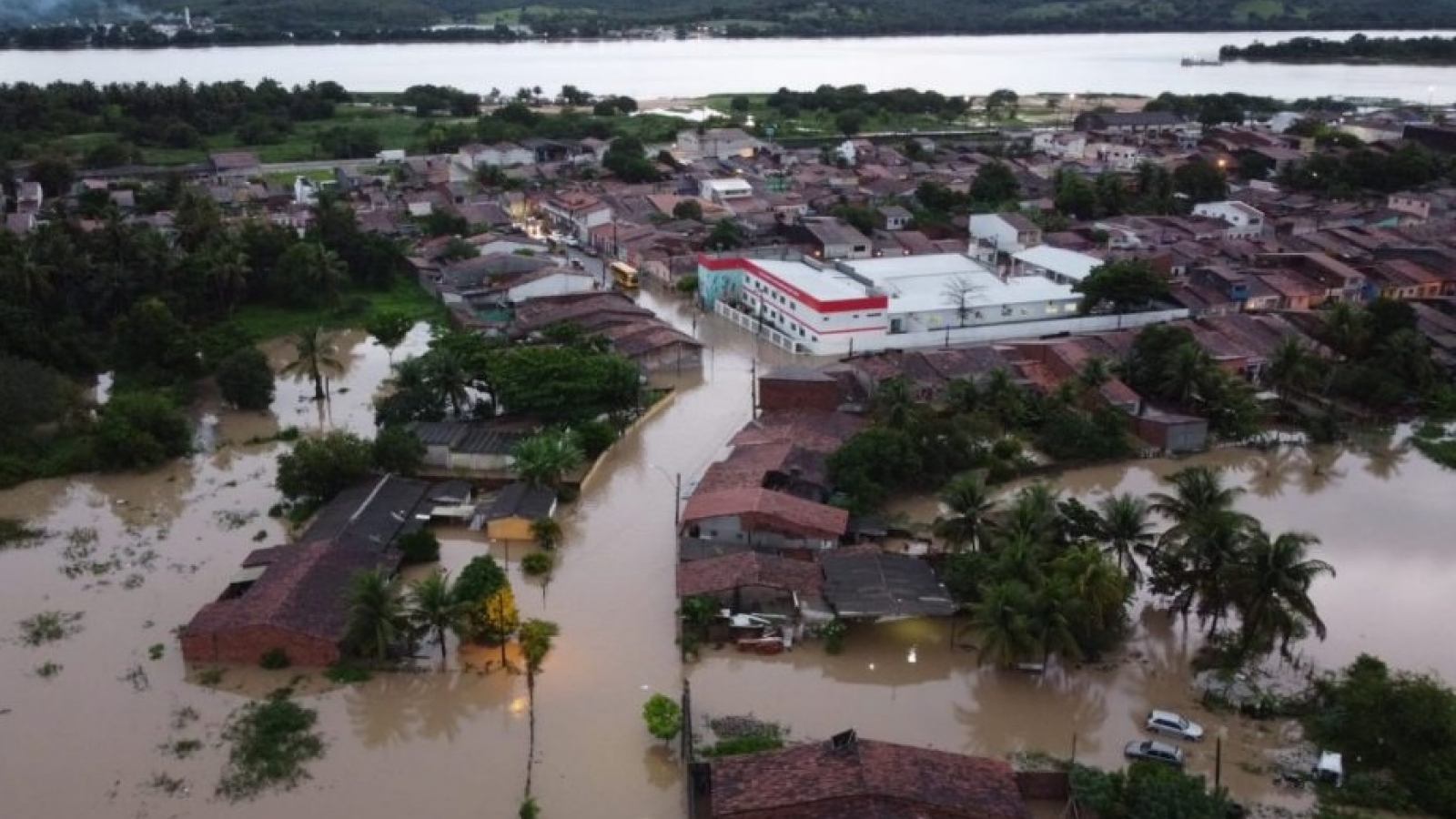 Ít nhất 85 người chết do ngập lụt, Brazil muốn ban bố tình trạng khẩn cấp