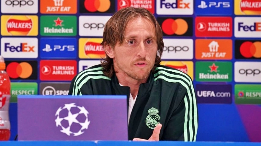 Real Madrid đại chiến Liverpool, Modric nhắc khéo Chủ tịch Perez