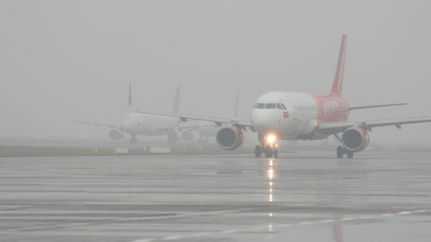 Sương mù “mắc màn” tại các sân bay miền Bắc, Cục Hàng không chỉ đạo khẩn
