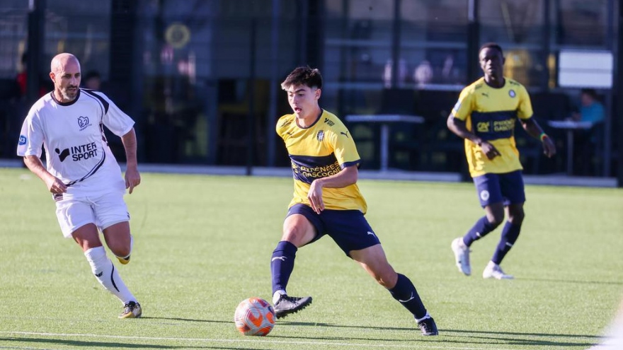 Tuyển thủ Philippines là đồng đội Quang Hải tại Pau FC