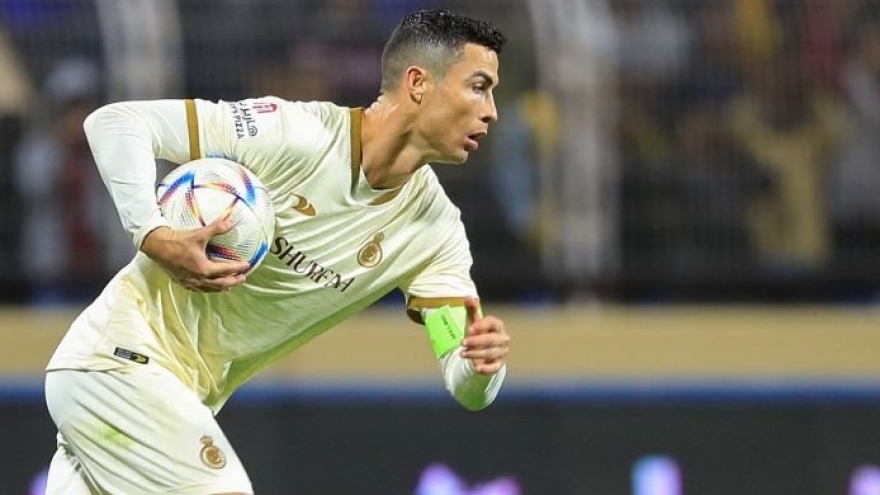 Ronaldo hạnh phúc khi ghi bàn thắng đầu tiên cho Al Nassr