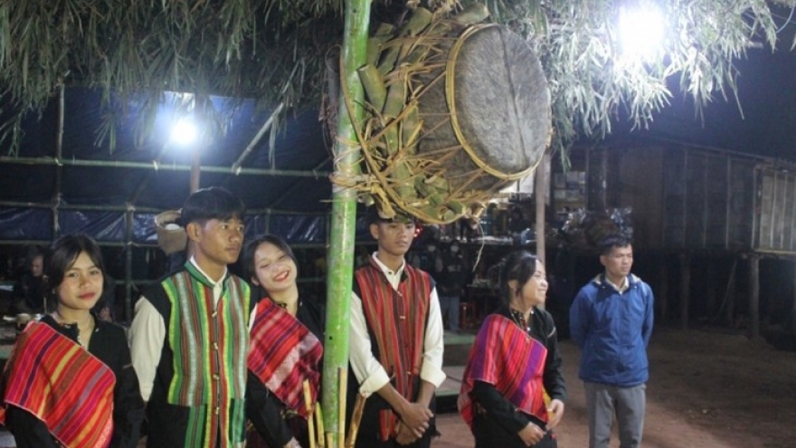 Drum-breaking Festival of the Ma Coong