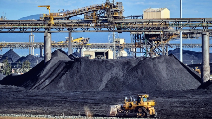 Trung Quốc nối lại việc nhập khẩu than của Australia