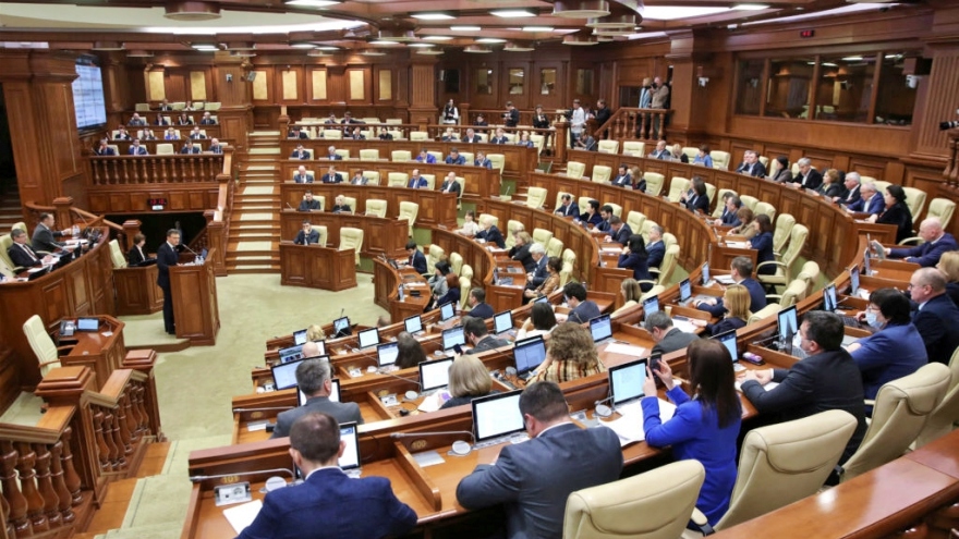 Chính phủ mới của Moldova tuyên thệ nhậm chức