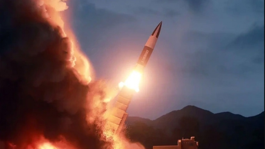 Triều Tiên phóng tên lửa đạn đạo tầm xa