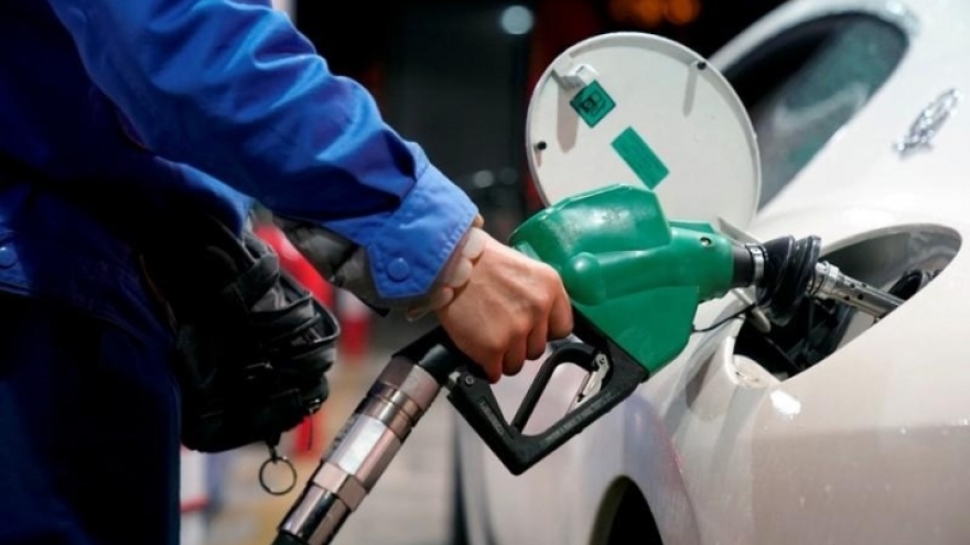 Giá xăng dự báo giảm 200 - 400 đồng, dầu giảm 1.000 đồng vào ngày mai 13/2
