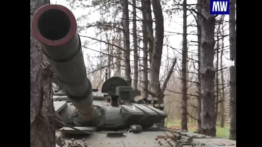 Xe tăng T-72 của Nga phục kích, nã pháo vào mục tiêu trên chiến trường Ukraine