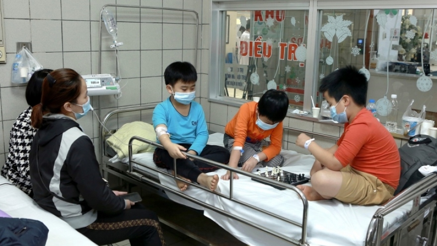 Tình trạng của hơn 70 học sinh trường Tiểu học Kim Giang có biểu hiện ngộ độc