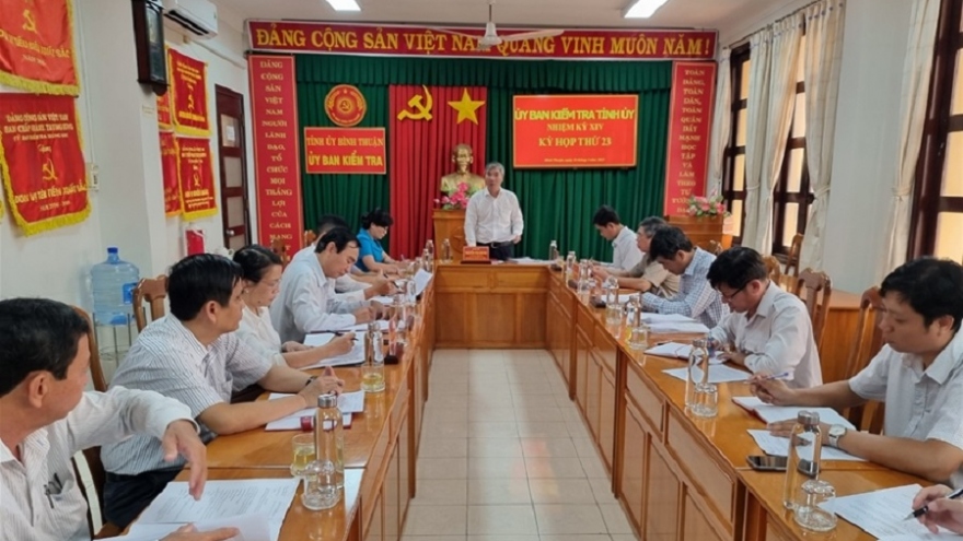 Kỷ luật cảnh cáo nguyên Chủ tịch và Phó Chủ tịch huyện Hàm Tân, Bình Thuận