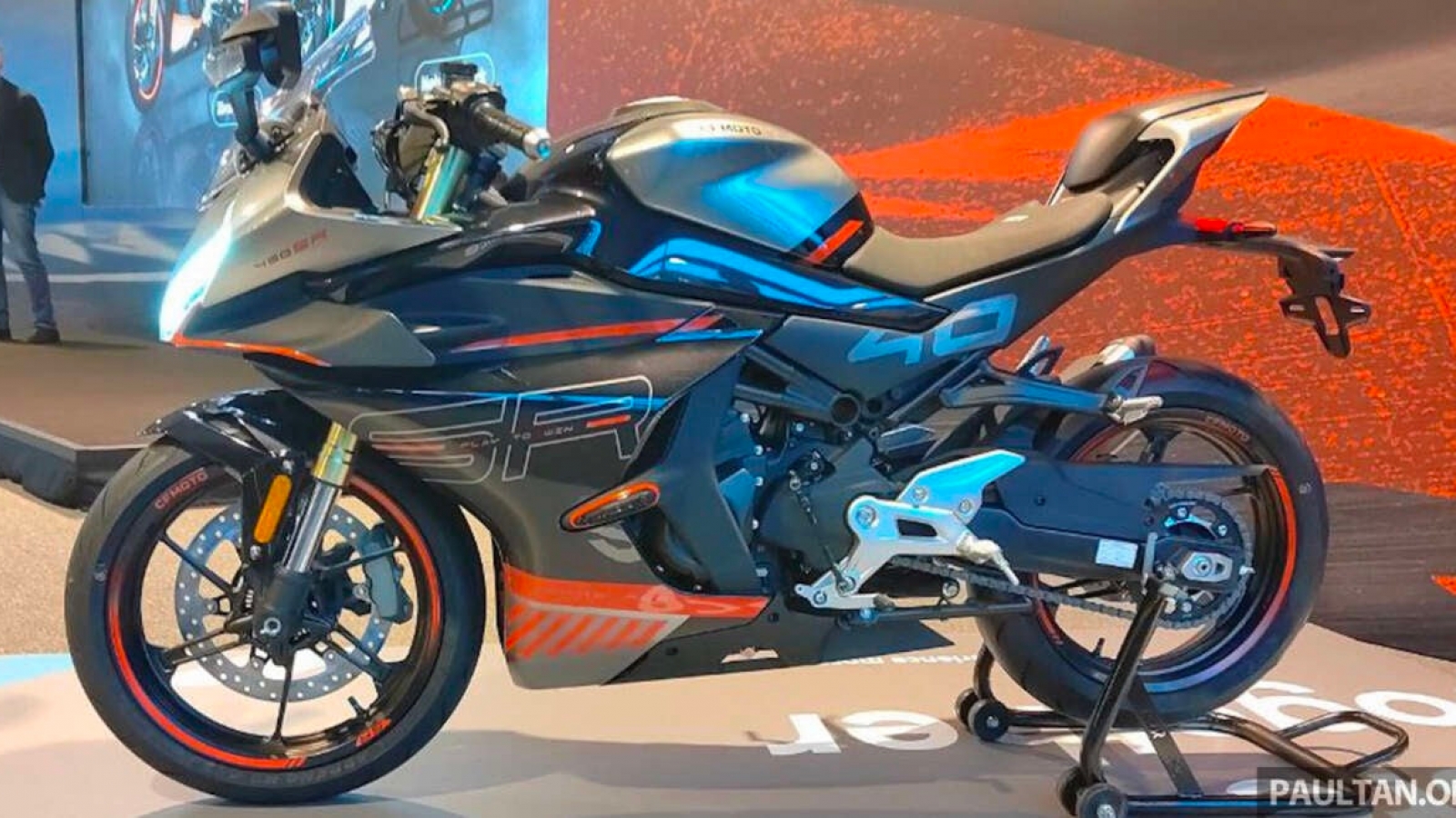 Cận cảnh CFMOTO 450SR 2023 hoàn toàn mới tại thị trường Malaysia