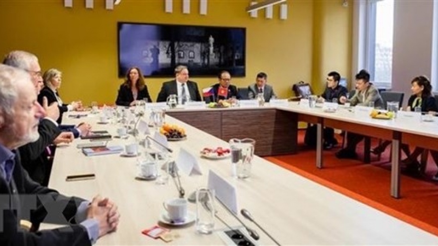 Vietnam, Czech Republic strengthen education-training engagements