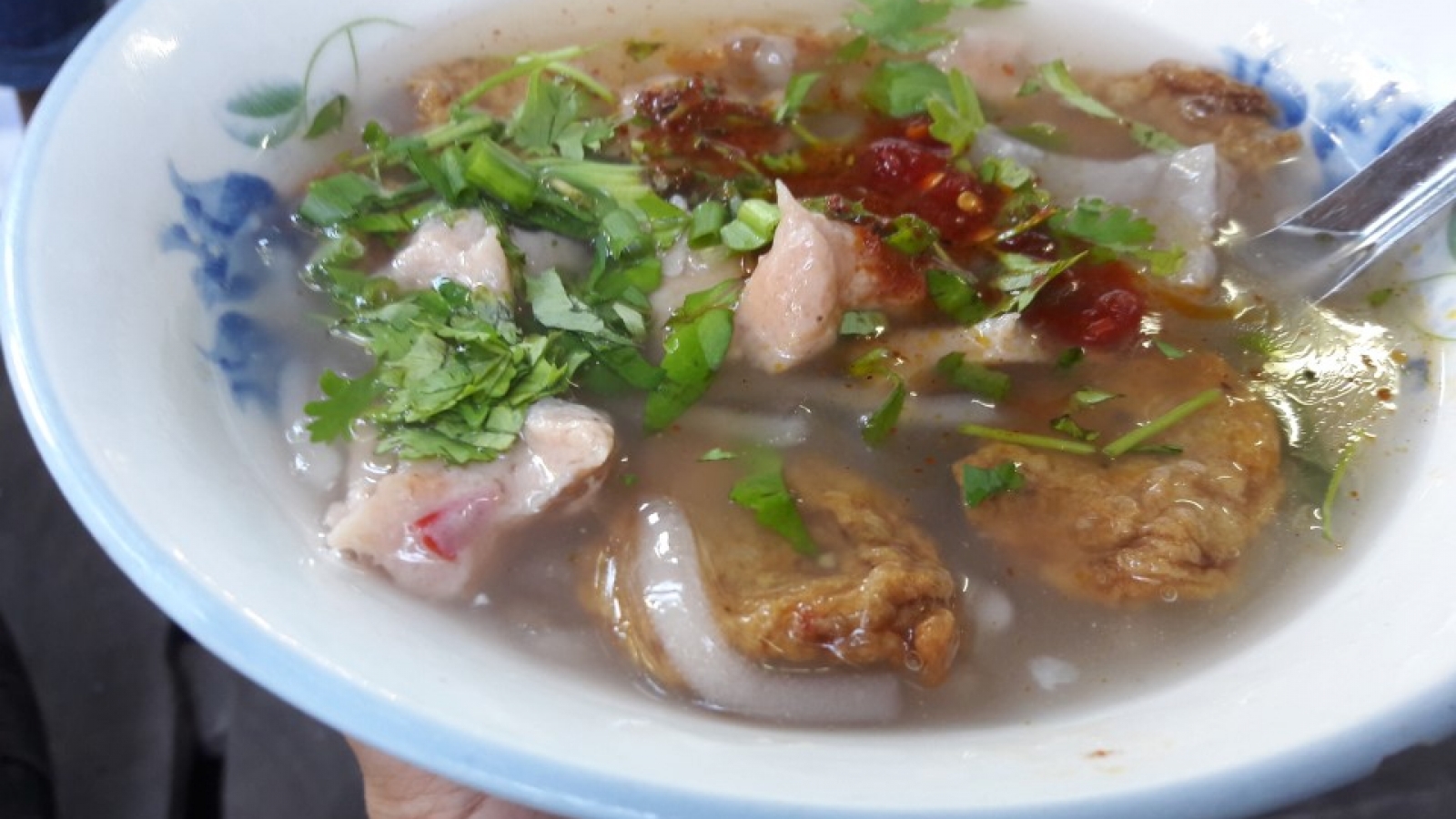 Tasting fish noodle soup of Quy Nhon