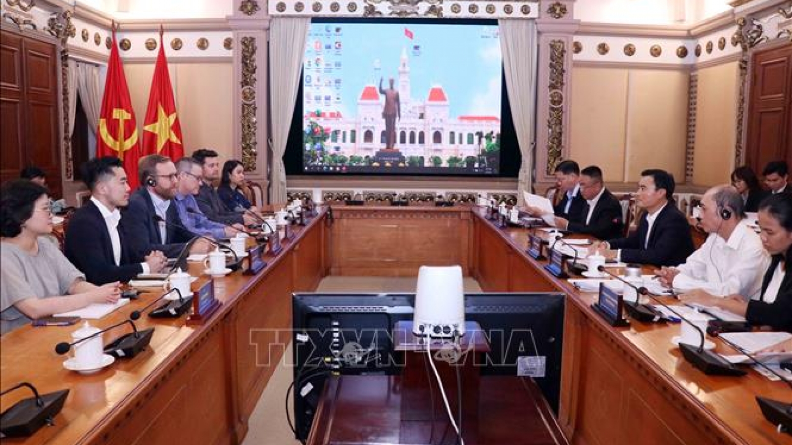 HCM City seeks international cooperation in plastic waste treatment