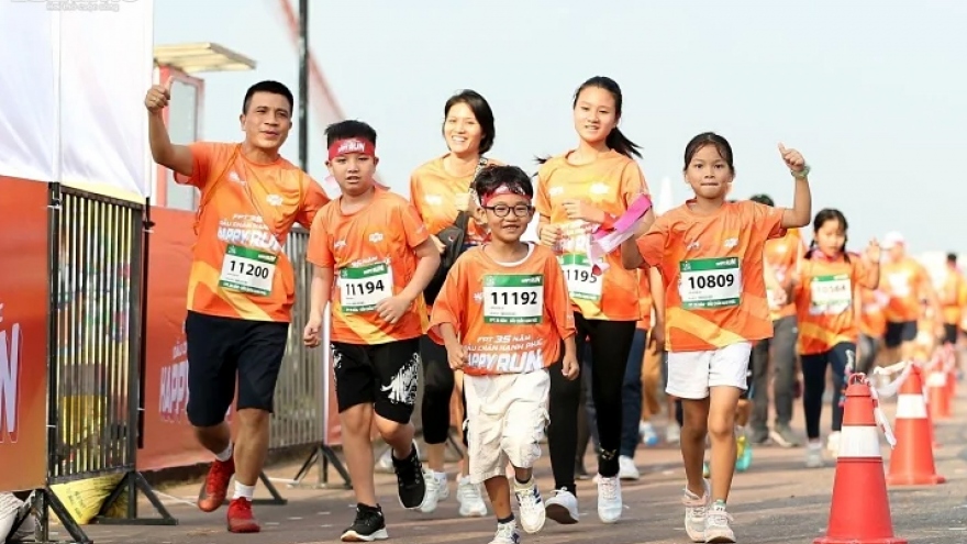 More than 6,000 join Happy Run to raise funds for needy people