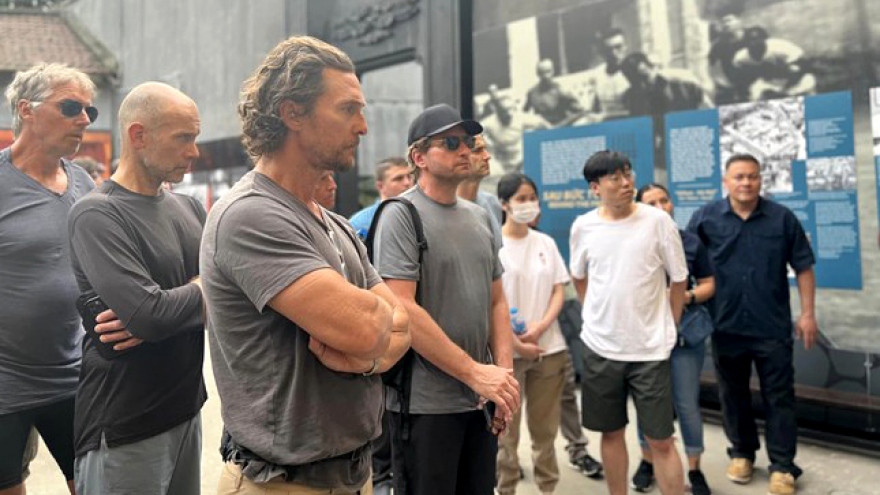 Hollywood stars visit historic relic Hoa Lo Prison in Hanoi