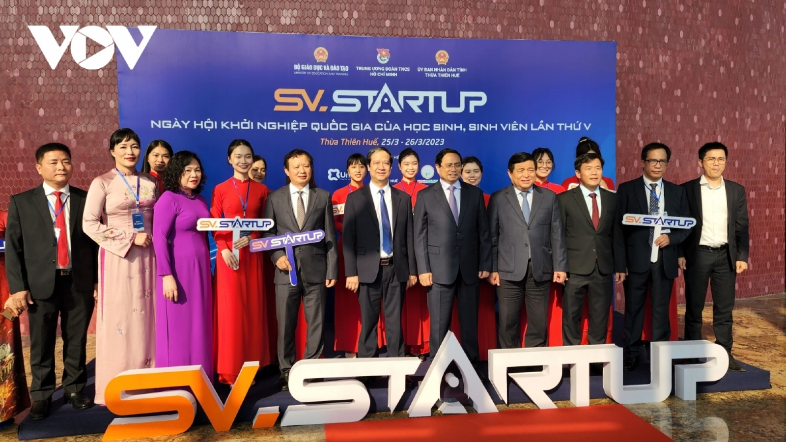 PM encourages startup and innovation ideas among students