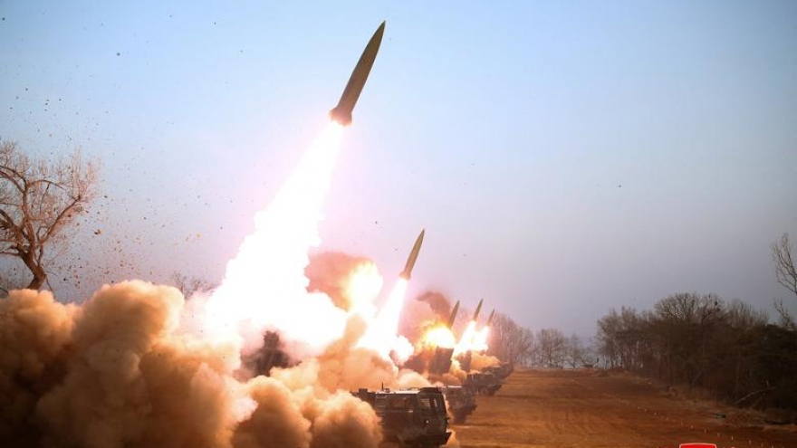 Triều Tiên phóng nhiều tên lửa đạn đạo tầm ngắn về biển phía Đông