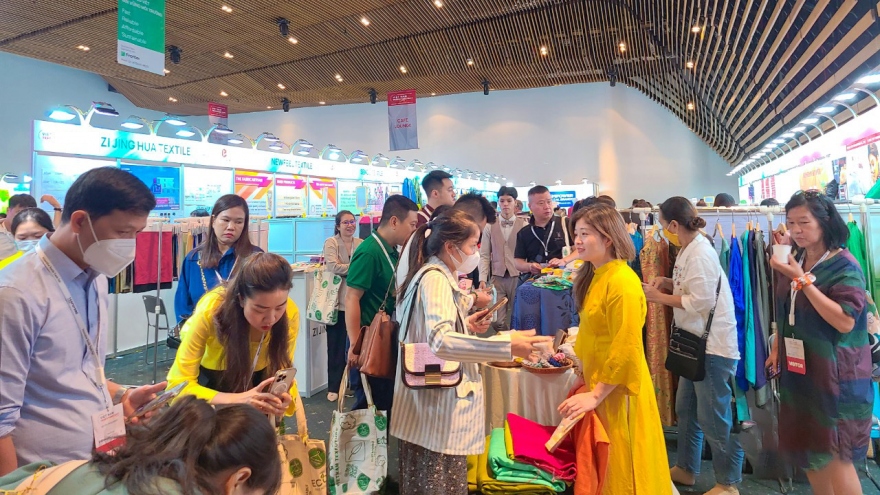 High-end fabrics introduced at HCM City international trade fair