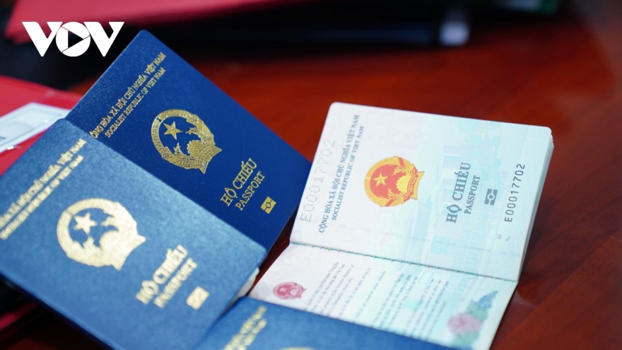Ordinary passports with electronic chips to be issued from March 1