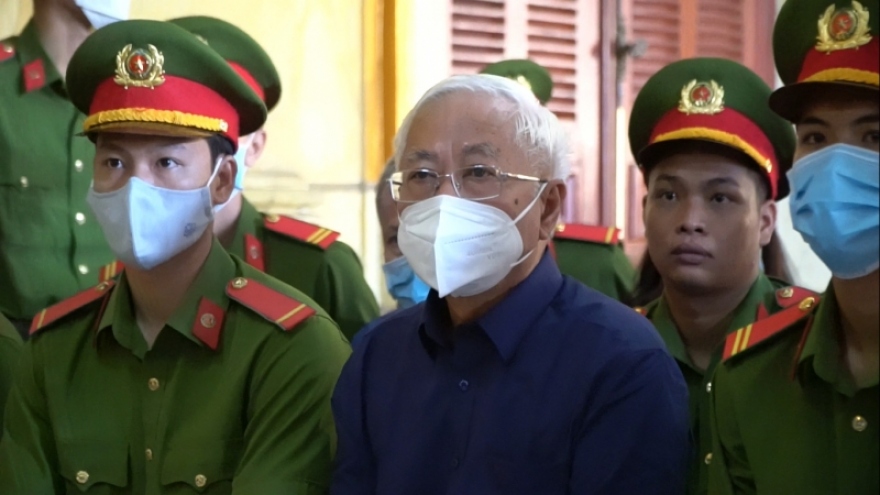 Cựu Tổng Giám đốc Ngân hàng Đông Á Trần Phương Bình lĩnh 20 năm tù trong vụ án thứ 4