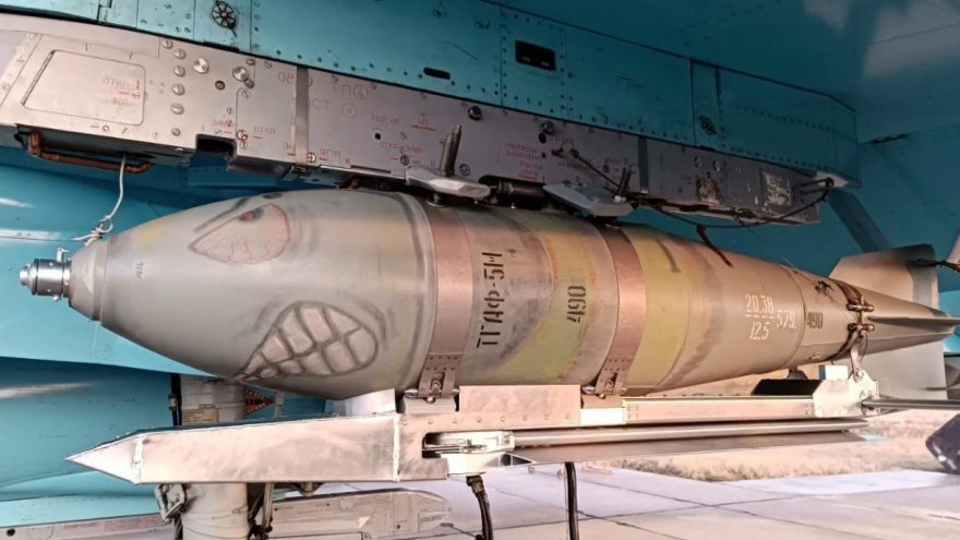 Ukraine thừa nhận không thể đánh chặn “bom bay” nặng 500kg của Nga
