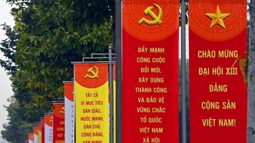 Việt Nam đổi mới nhưng không “đổi màu”