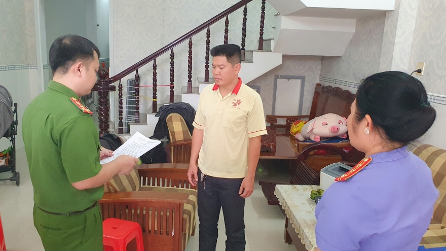 Bắt tạm giam giám đốc trung tâm đăng kiểm ở Cần Thơ 