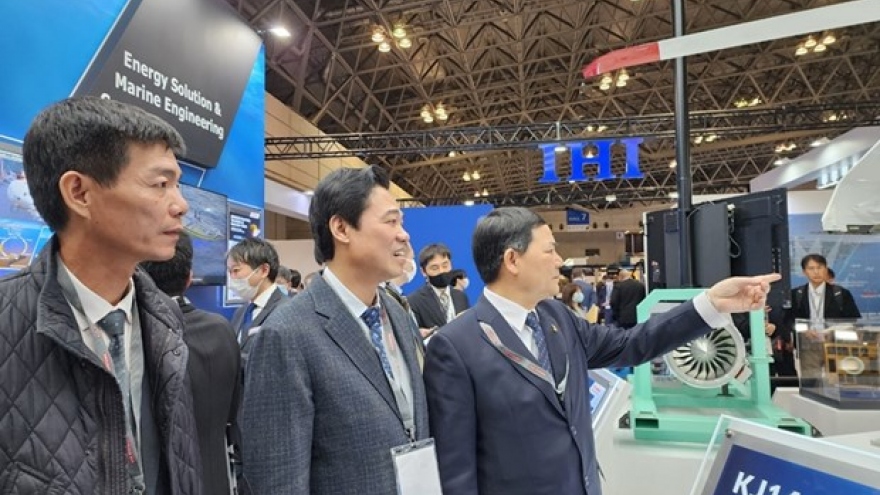 Vietnam joins in defence exhibition in Japan