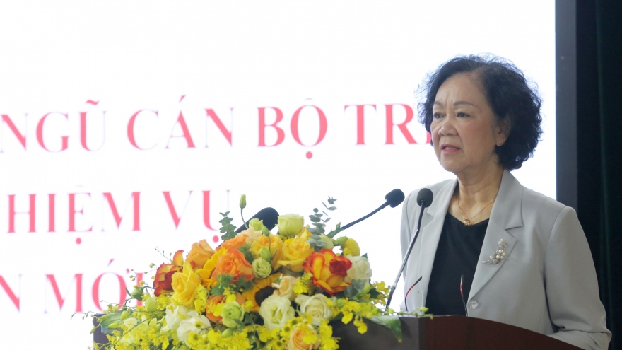Bà Trương Thị Mai: Đổi mới công tác quy hoạch, đào tạo và bồi dưỡng cán bộ trẻ