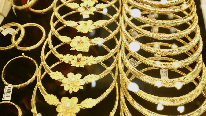 Giá vàng hôm nay 17/9: Vàng trong nước neo ở mức 132,3 triệu đồng/lượng