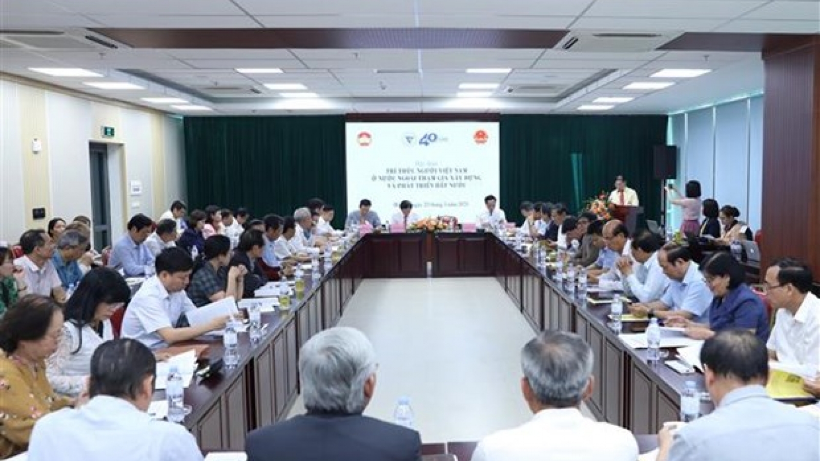 Workshop looks to promote oveaseas Vietnamese intellectuals' potential