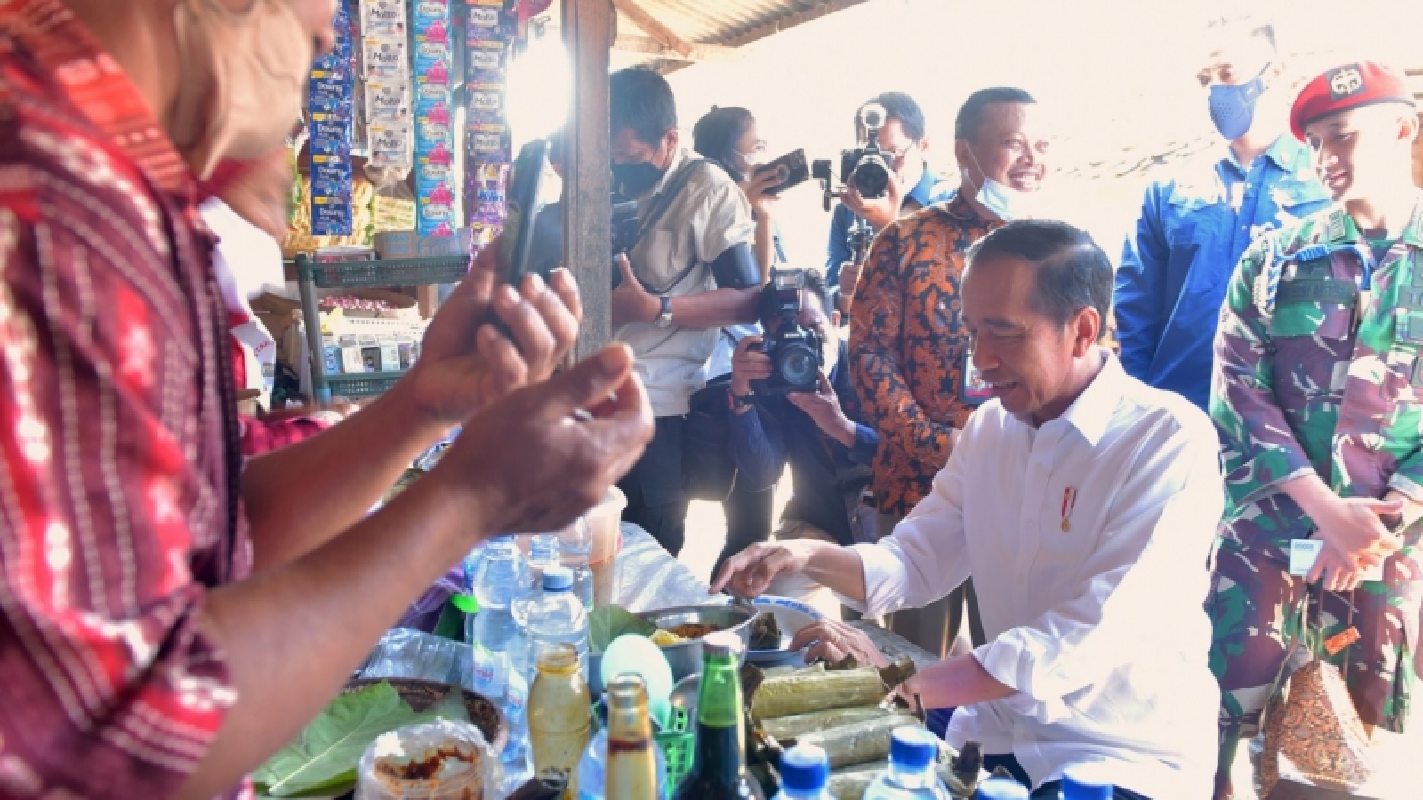 Nhu cầu tăng mạnh, Indonesia đảm bảo tiêu dùng cho tháng lễ Ramadan