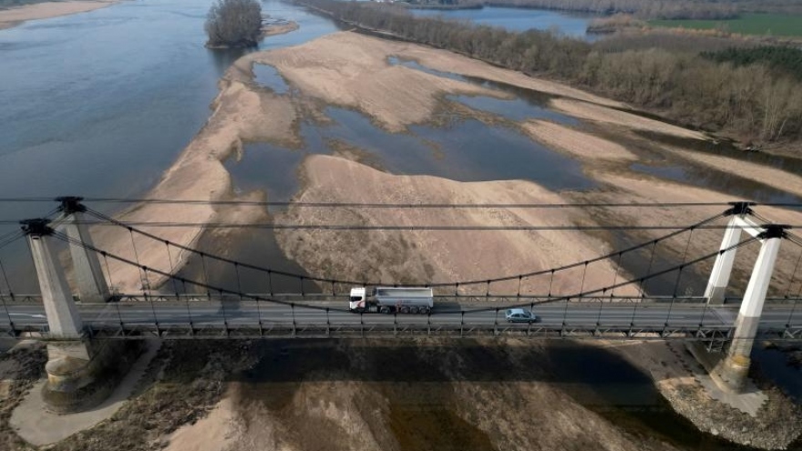 Pháp công bố kế hoạch tiết kiệm nước để ứng phó nguy cơ khô hạn