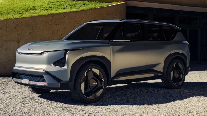 Kia tiết lộ mẫu SUV điện nhỏ gọn mang tên EV5