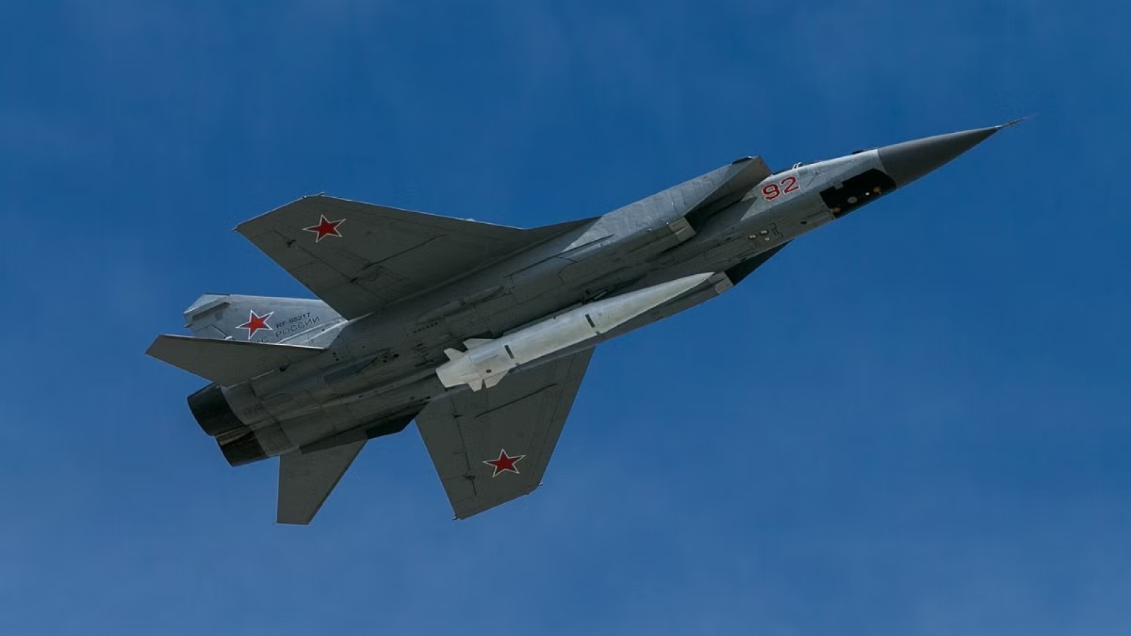 Tên lửa tối tân Nga có thể khiến F-16 trở thành mục tiêu dễ dàng như Su-27