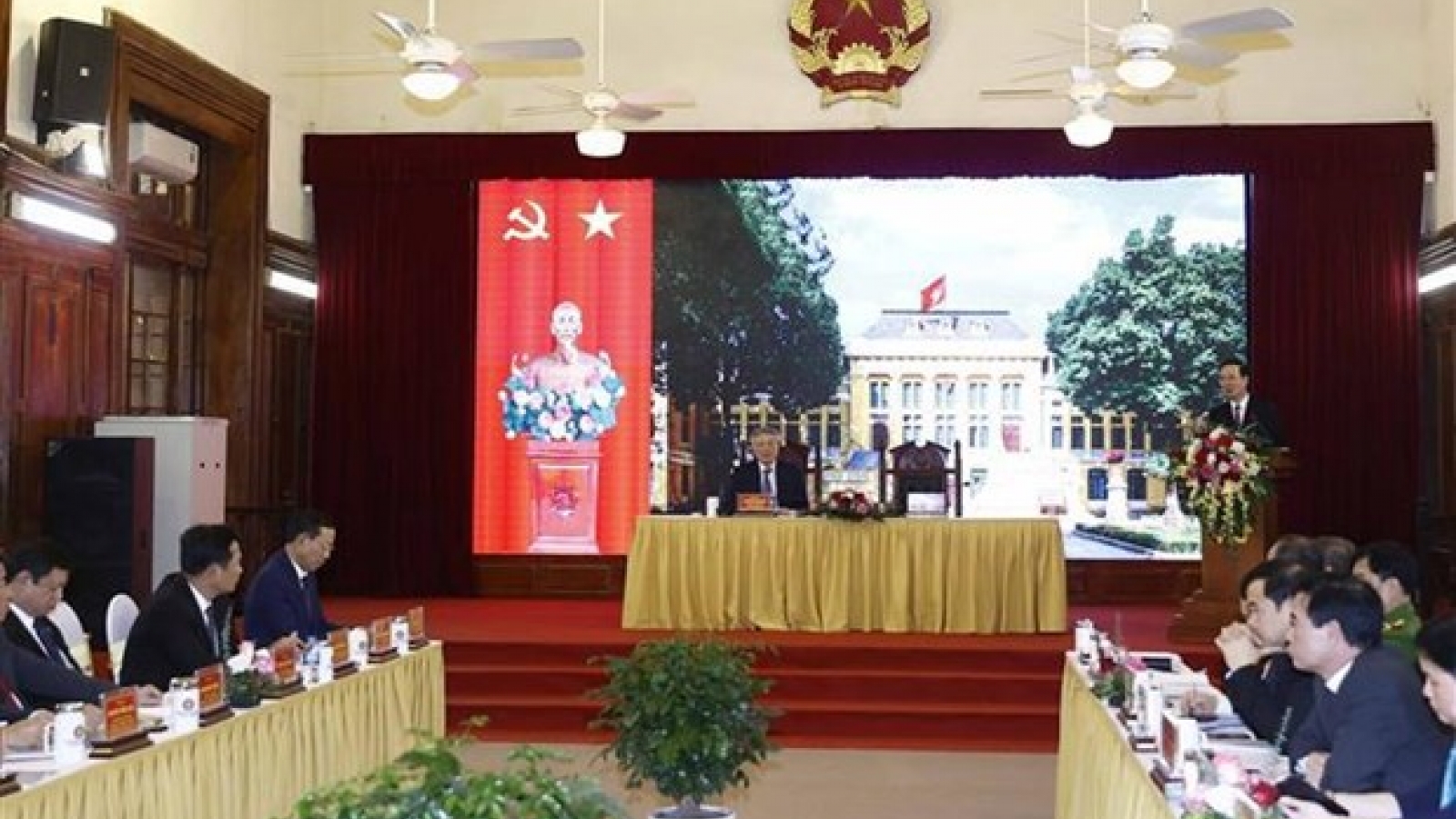 State leader requests courts to further improve judging quality