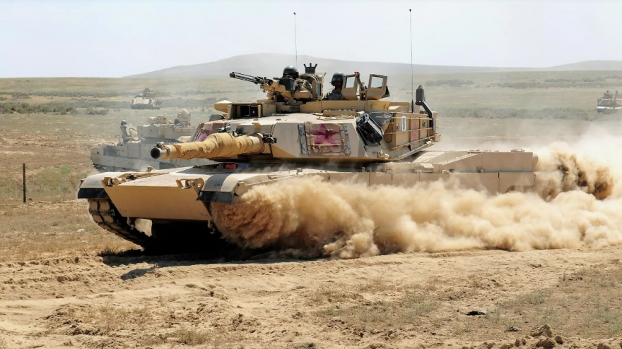 Cận cảnh xe tăng và hệ thống phòng không tiên tiến của NATO tập kích mục tiêu