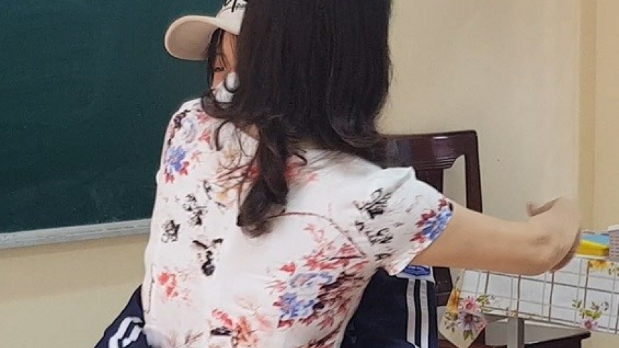 Nếu học sinh có một lựa chọn hành xử khác thay vì giơ điện thoại lên