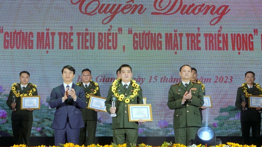 Tuyên dương "Gương mặt trẻ tiêu biểu” bộ đội biên phòng