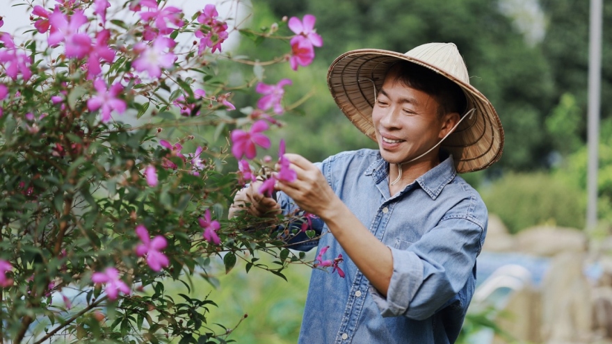 Cuộc sống sau ánh hào quang của NSƯT Việt Hoàn