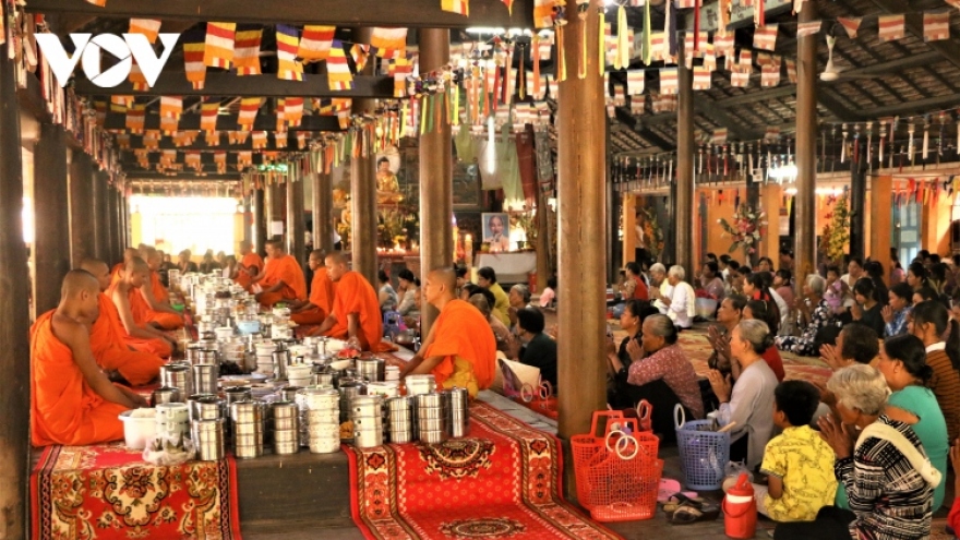 Khmer people in southern region joyfully mark Chol Chnam Thmay festival