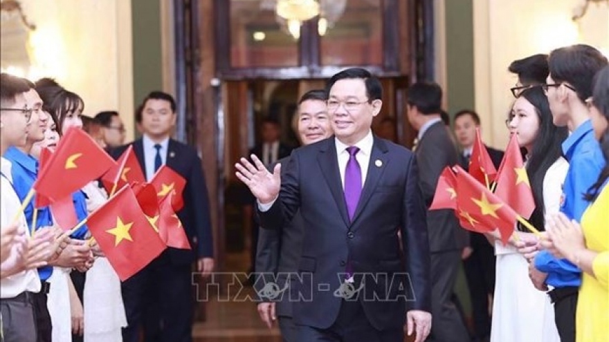 NA Chairman meets Vietnamese community in Cuba