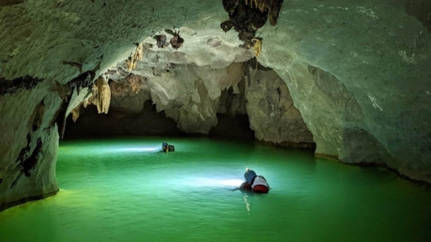 British experts find 22 more caves in Quang Binh