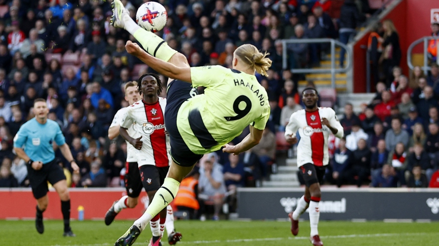 Haaland cán mốc 30 bàn thắng, Man City "vùi dập" Southampton