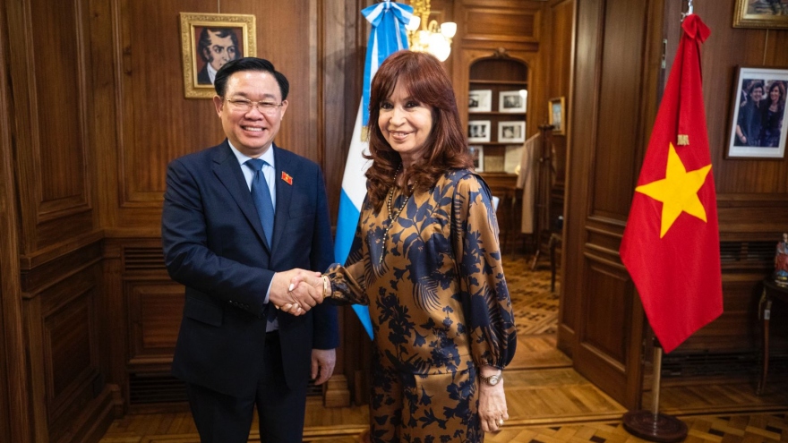 Chủ tịch Quốc hội Vương Đình Huệ gặp Chủ tịch Thượng viện, Phó Tổng thống Argentina