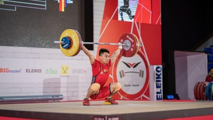 Vietnamese athletes take world youth medals